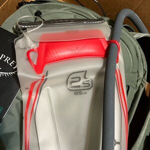 New Osprey 2.5 L Water Reservoir